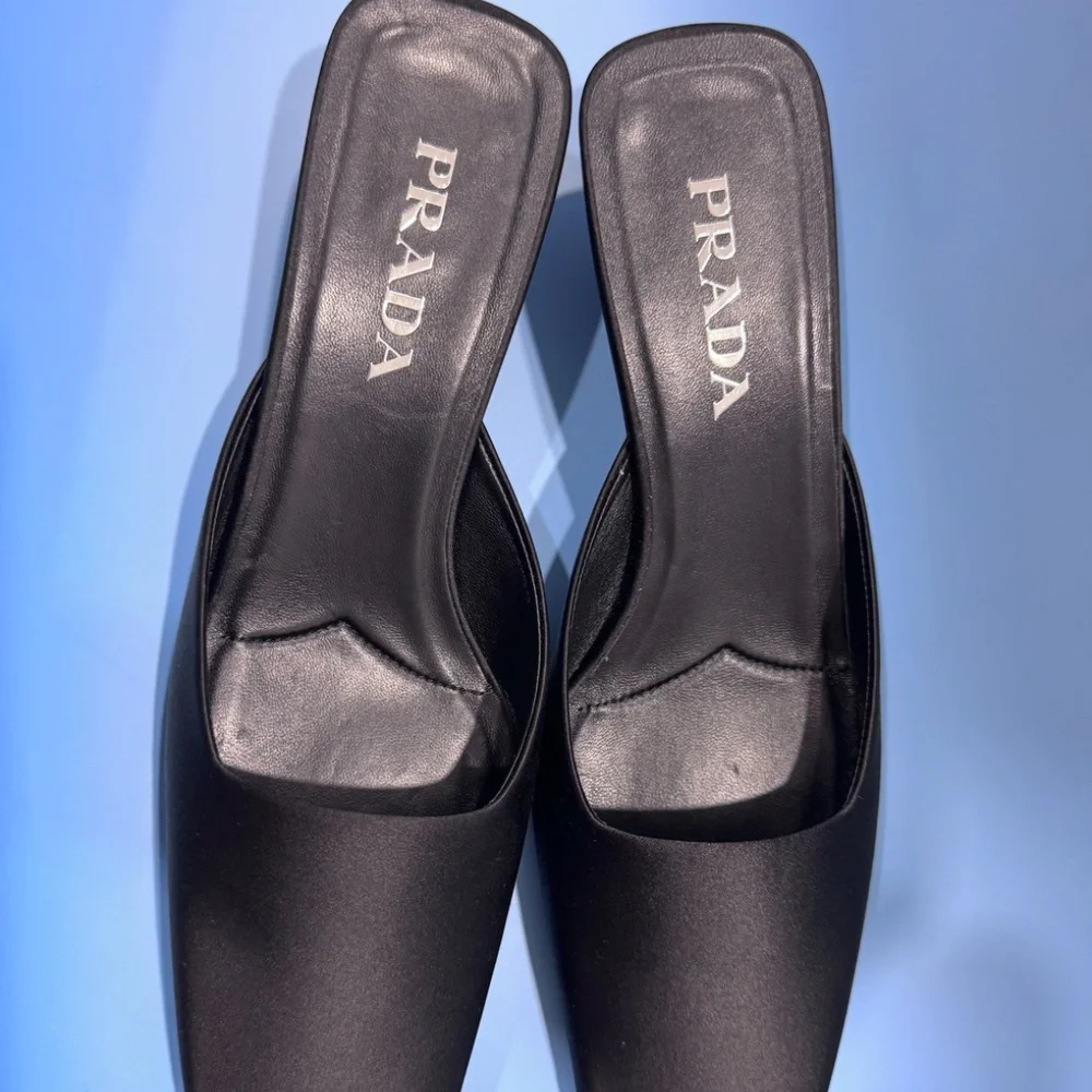 100% PRADA new stylish black satin slip-on kitten heel mules. SZ: US 8/EU 38 - Picture 2 of 10